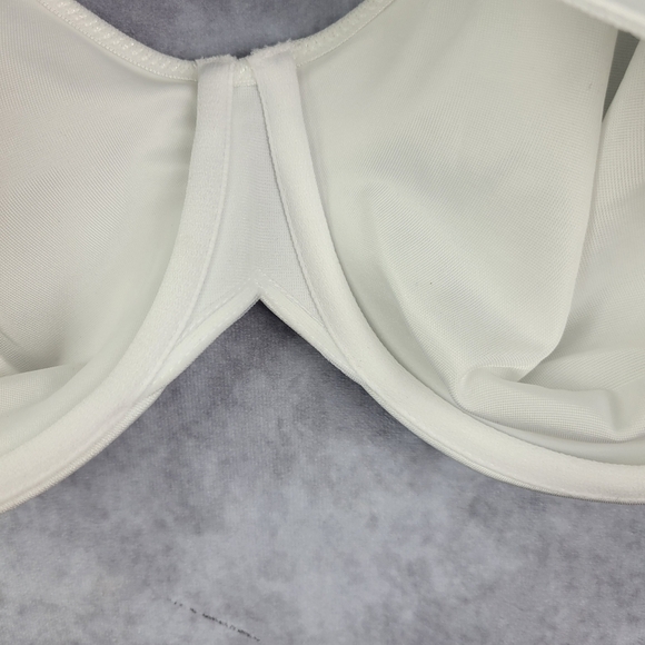 Bali® Live It Up® Full-Figure Seamless Underwire Bra Size 40D In white - Picture 11 of 13